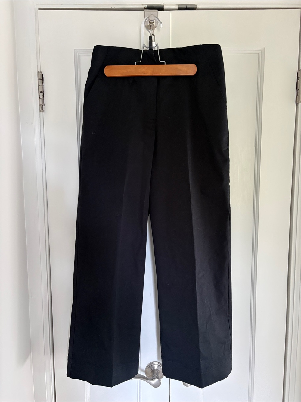 Women's Black Cropped Straight-Leg Cotton Pants